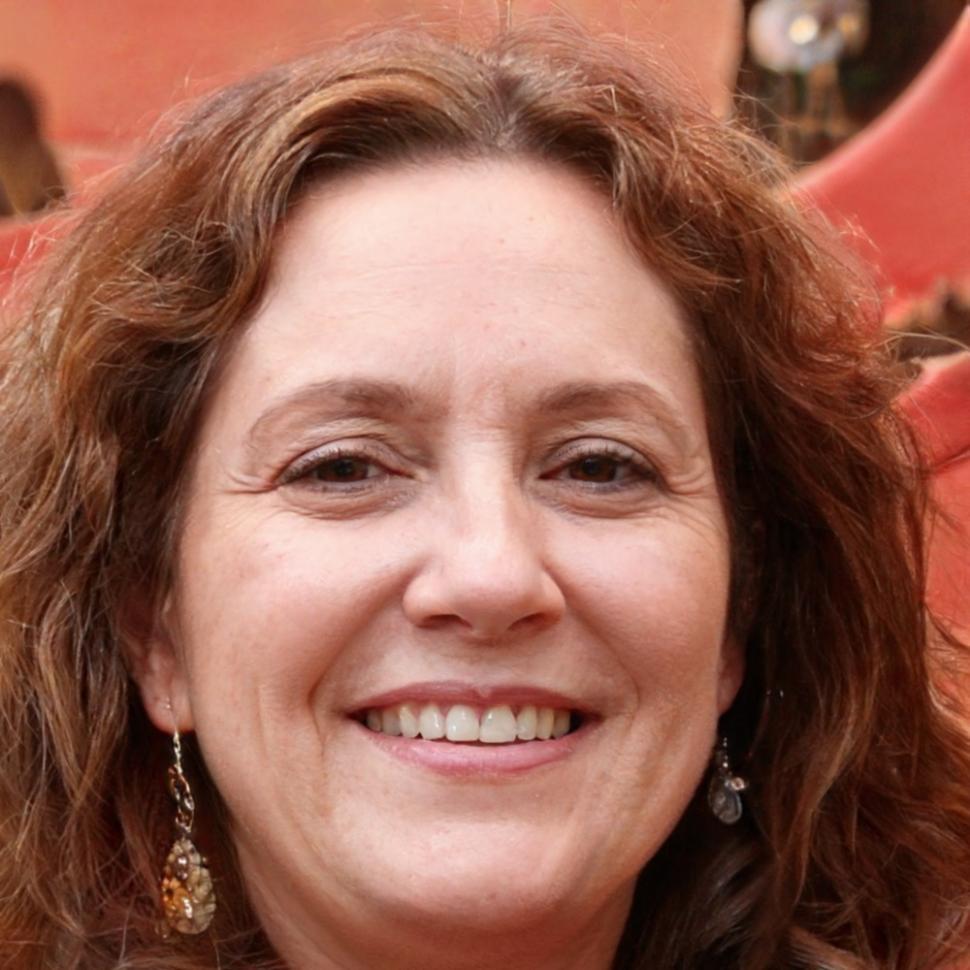 Portrait der Autorin bei der Arbeit